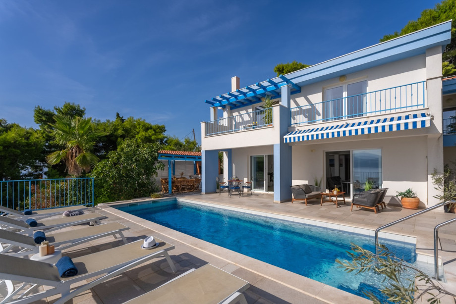 Villa Azzurro is a well-organized facility that offers very comfortable accommodation for 10 people