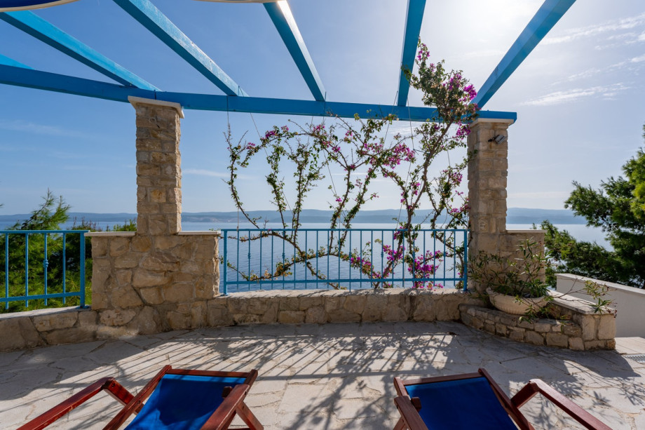 Smaller sun-deck area where you can enjoy your privacy