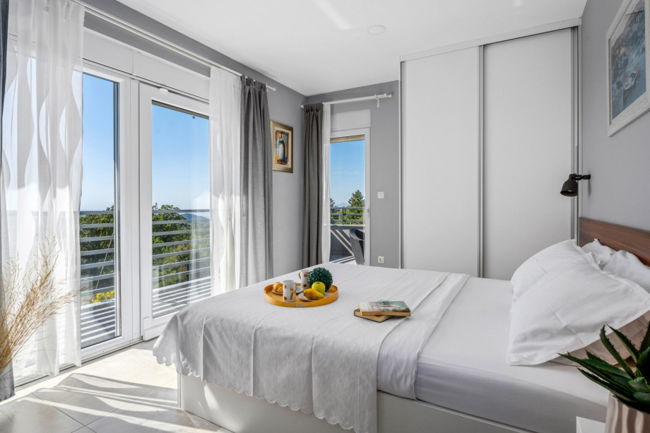 Bedroom NO3 with a queen-size bed 160cm x 200cm, A/C, TV, en-suite bathroom with a shower