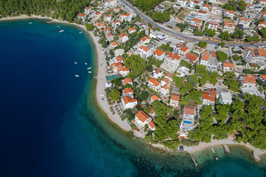 Beautiful place Stanići near Omiš and location of Villa Azzurro, 30m from sea