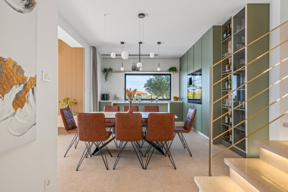 Modern kitchen with all the amenities you need for a comfortable stay