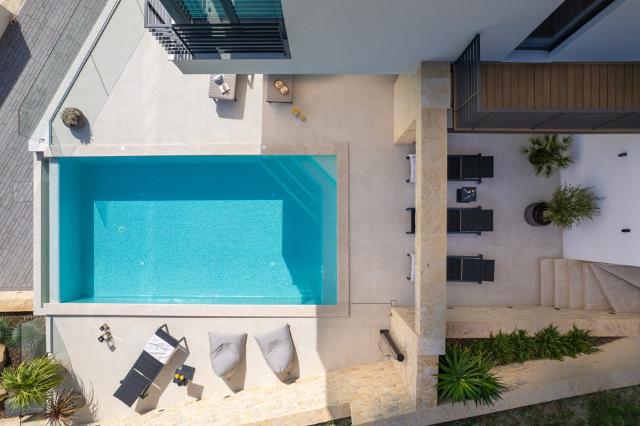 The whole area, the same as Villa Nitia offers a lot of possibilities to make your holidays more interesting