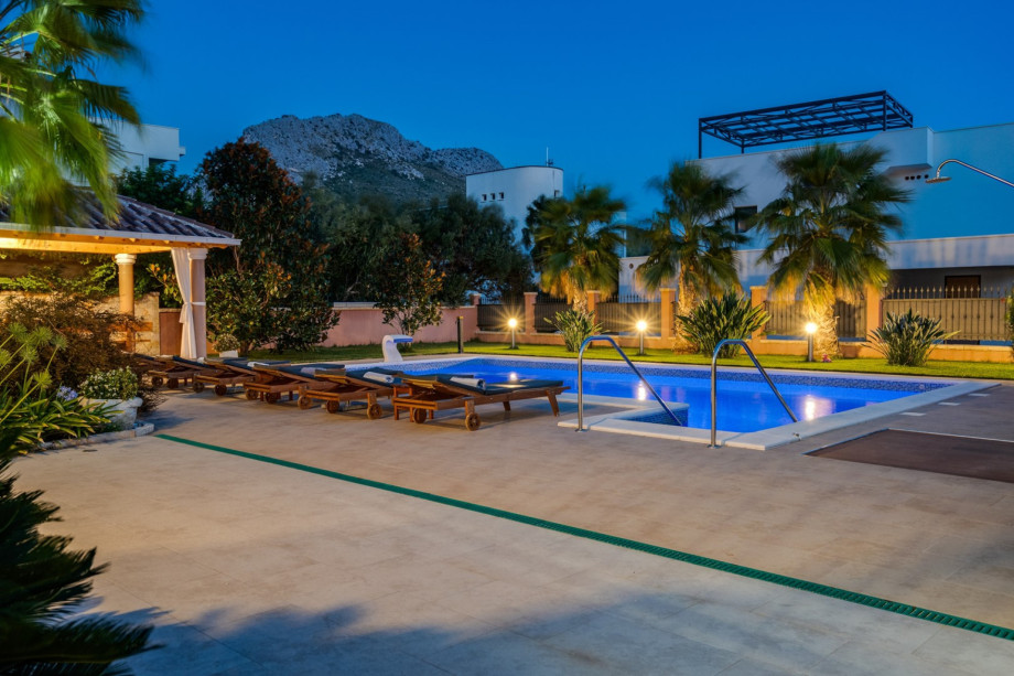 a private, heated 10m x 5m pool with massage system, 6 deck chairs and 2 parasols