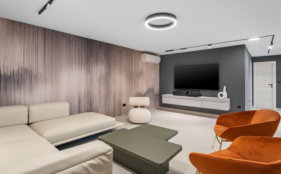 FUN and SPA ZONE with living room