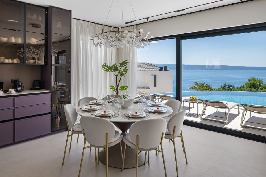 Sea view from the kitchen/dining area