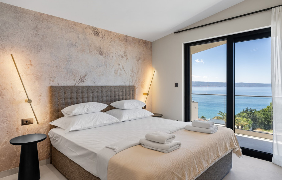 Bedroom No. 3 with a balcony with sea views