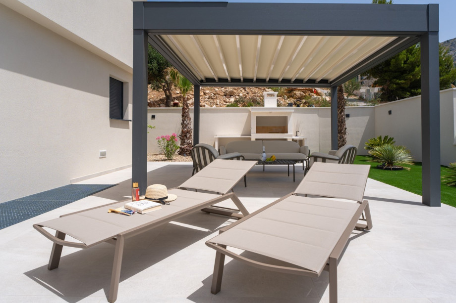 Villa Libero is located only 8km away from the center of the famous town Split