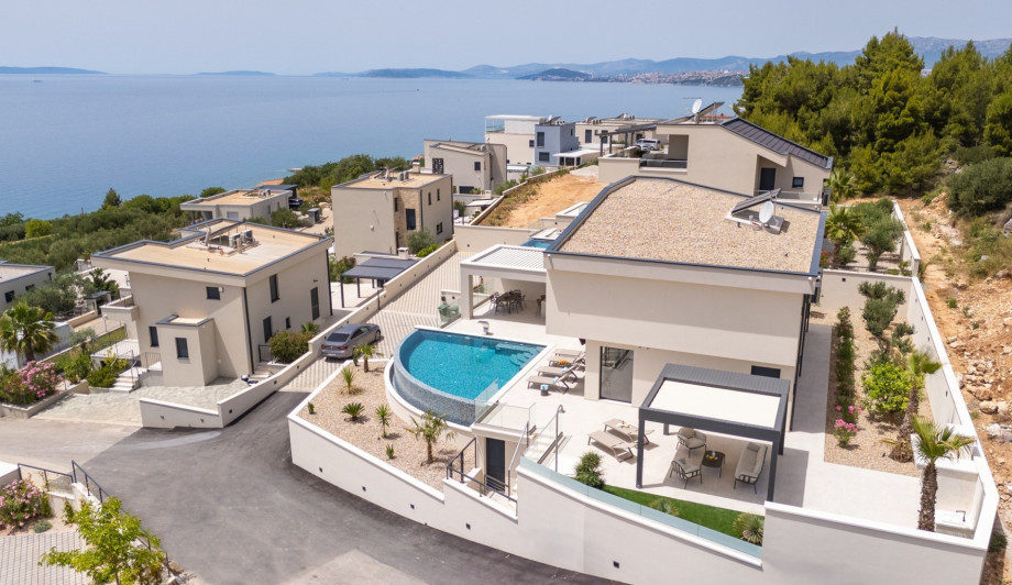 Open views of the sea that also overlooks the villas
