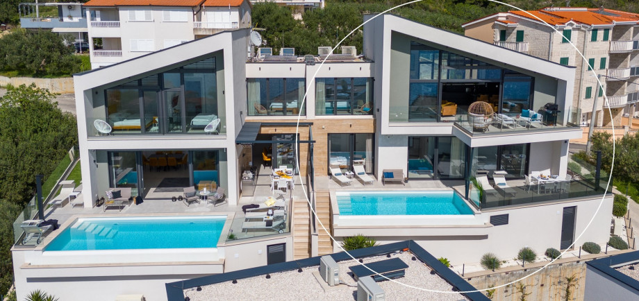 Villa Flower is a semi-detached house with Villa Sunshine, both are offered separately