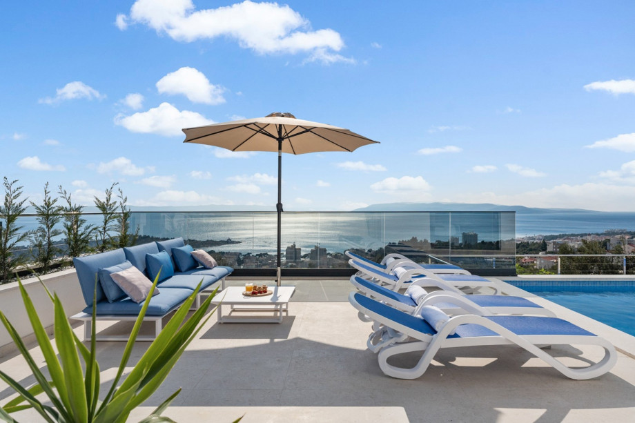 Luxury Villa Sagnia is a newly built accommodation offering a very comfortable and nicely organized interior of 280 sqm.