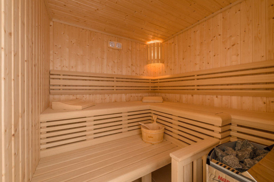Sauna for 4-5 person on lower ground floor level (pool area level)