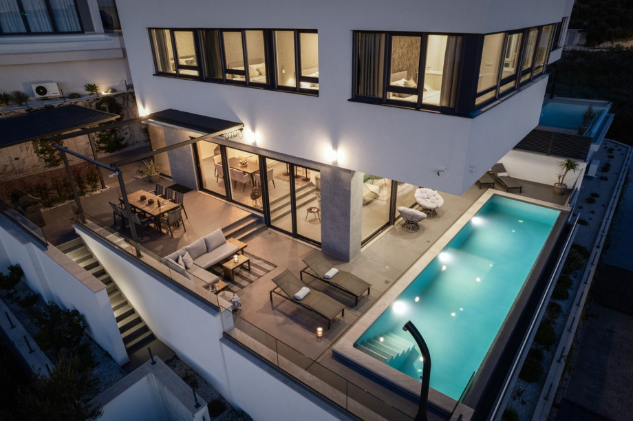 Carefully placed lighting completes the perfect experience of Dalmatian summer evenings