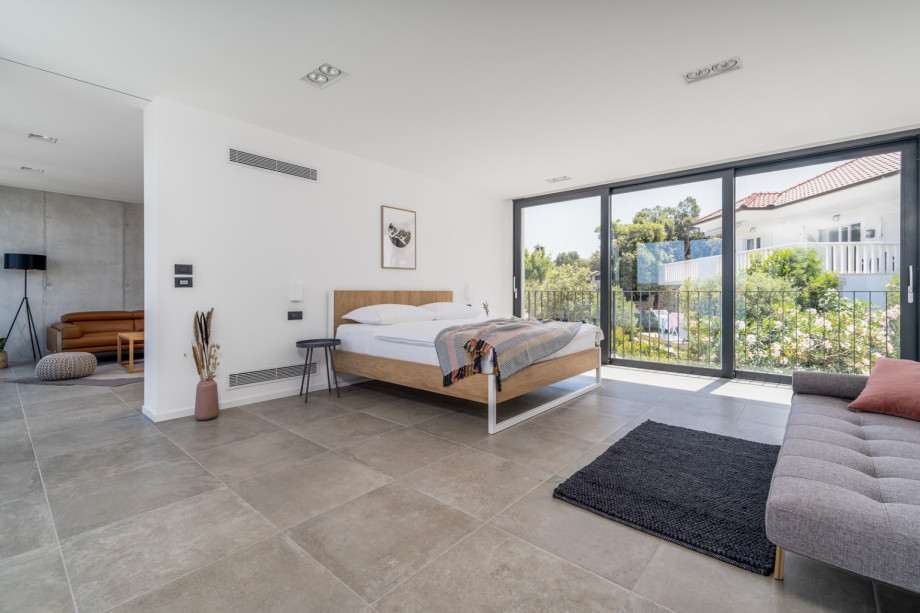 Penthouse fully airconditioned and offers a comfortable living area