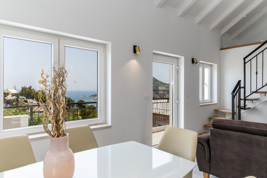 The GROUND floor includes a very light and pleasant living area with a comfortably furnished and fully equipped kitchen