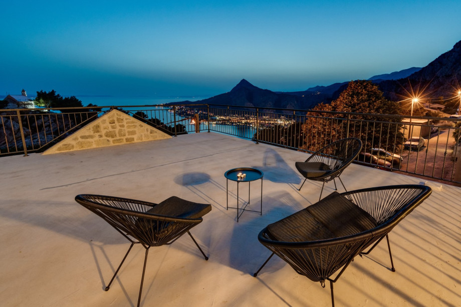 Stone house in traditional environment with amazing views on the islands, Adriatic sea and Omiš