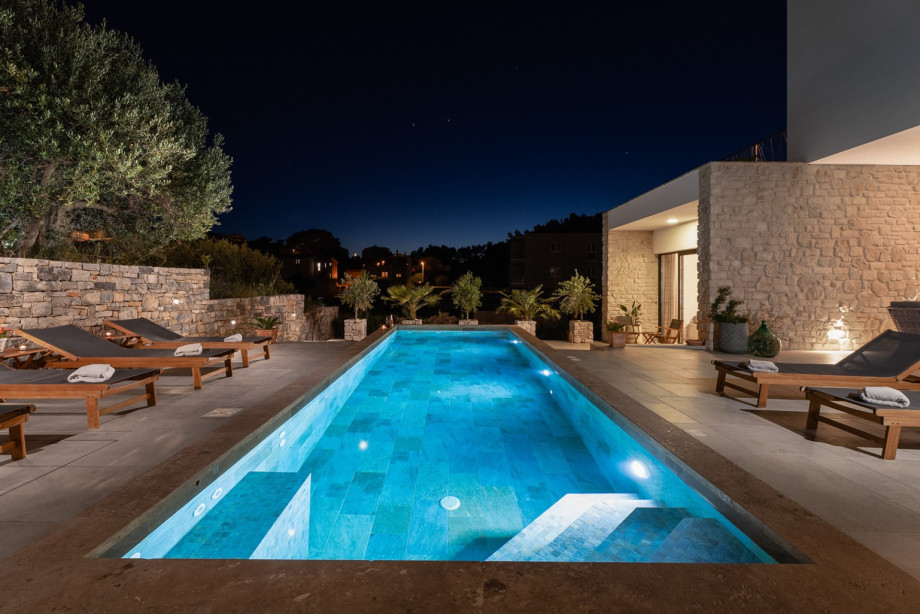 Feel the balance this extraordinary villa offers just what you need for your well-deserved vacation.