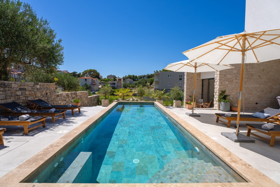 New! Villa Praska with private 28,5 sqm pool, 3 en-suite bedrooms, Sauna, 1km to Beach