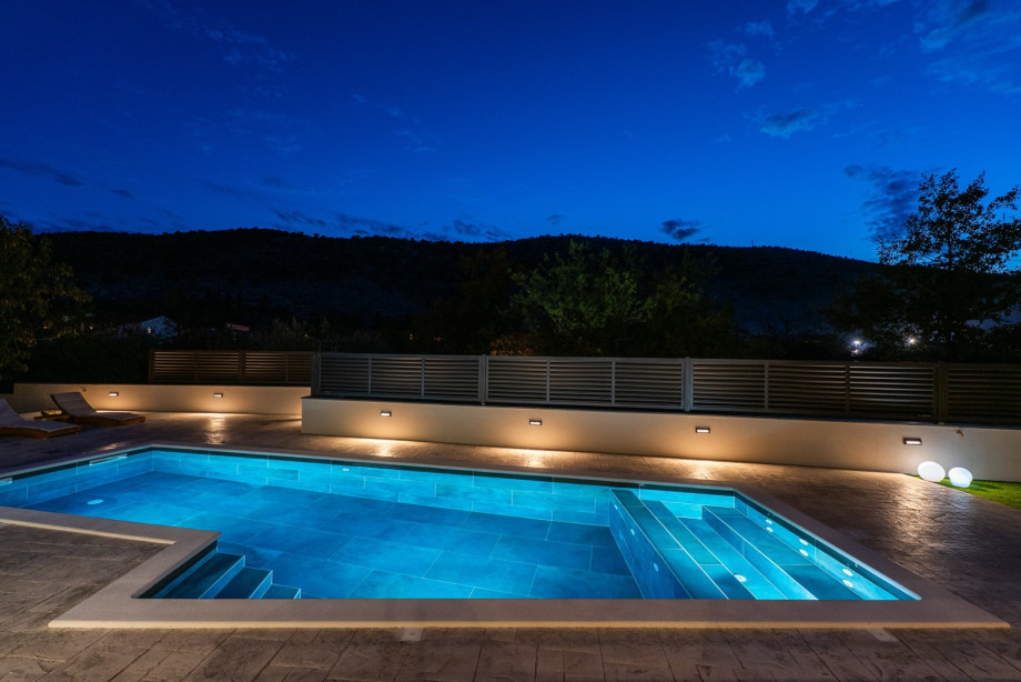 The private 30 sqm pool features a hydromassage section and a gentle electrolysis filtering system.