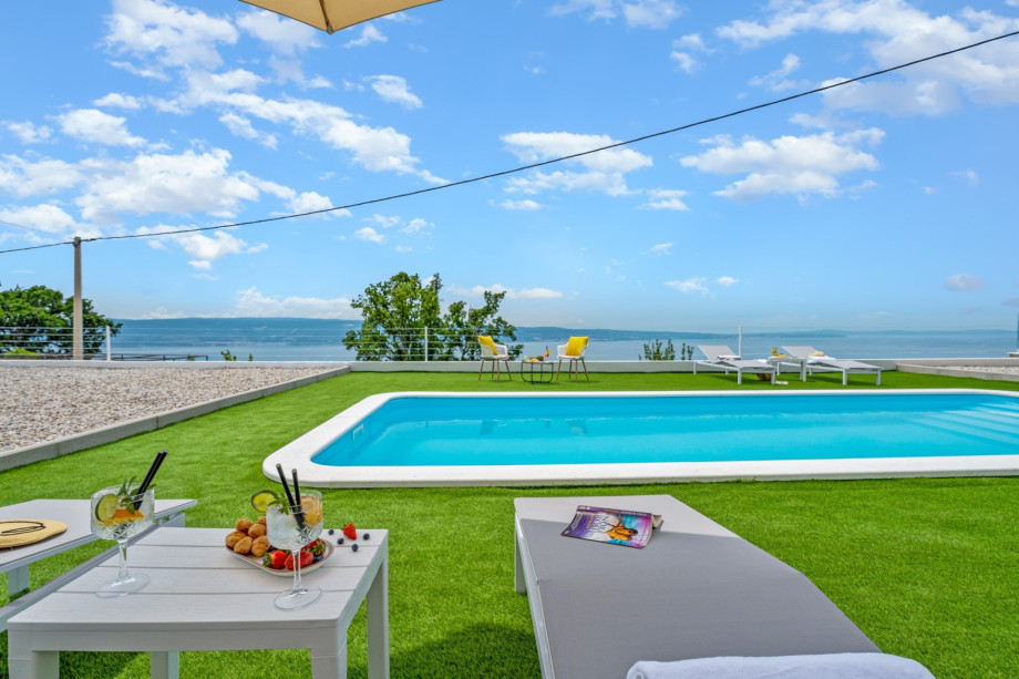 Breathtaking city and sea views from the villa