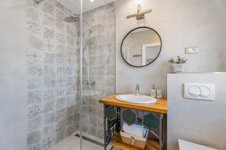 En-suite bathroom for bedroom No.3