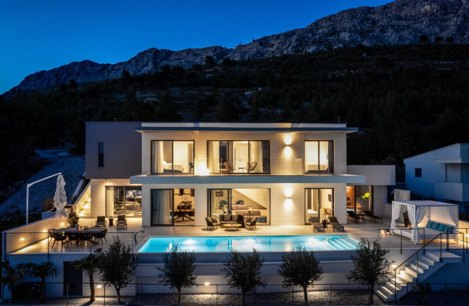 Carefully placed lighting completes the perfect experience of Dalmatian summer evenings