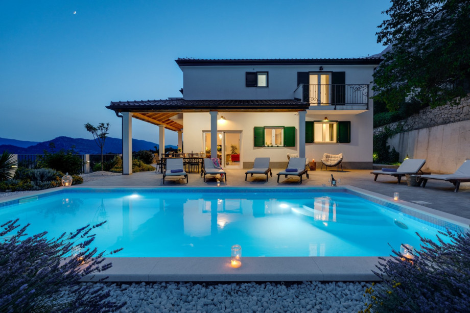 The sunrise and sunset views from the whole property are breathtaking.