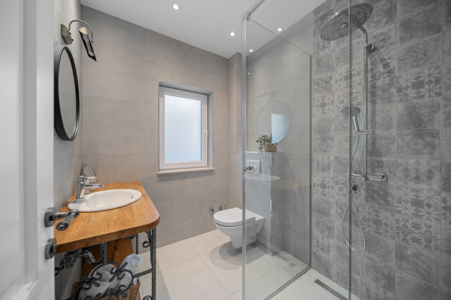 En-suite bathroom for bedroom No.!