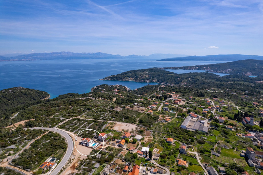 Marked position of the Villa Ora in small place Grohote, on island Šolta.