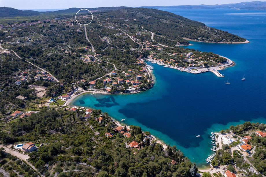 Hidden beaches and are great for bathing, snorkeling, swimming, fishing