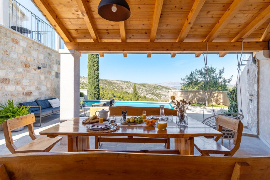 Villa Ani is located in the village Dol(Brac island) in the quiet area with sea views.