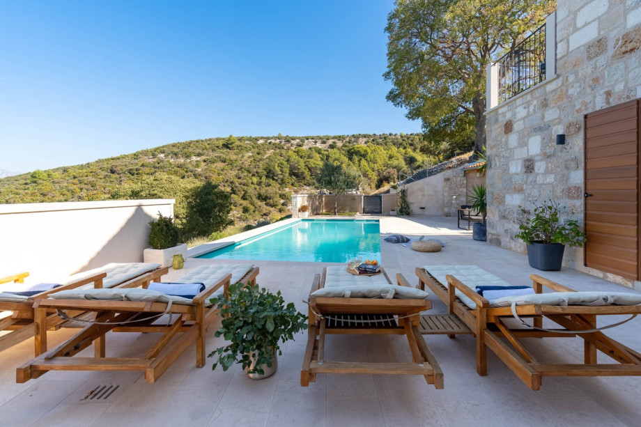 Villa Ani offers a very unique and relaxed atmosphere, especially if you are looking for peace and tradition.