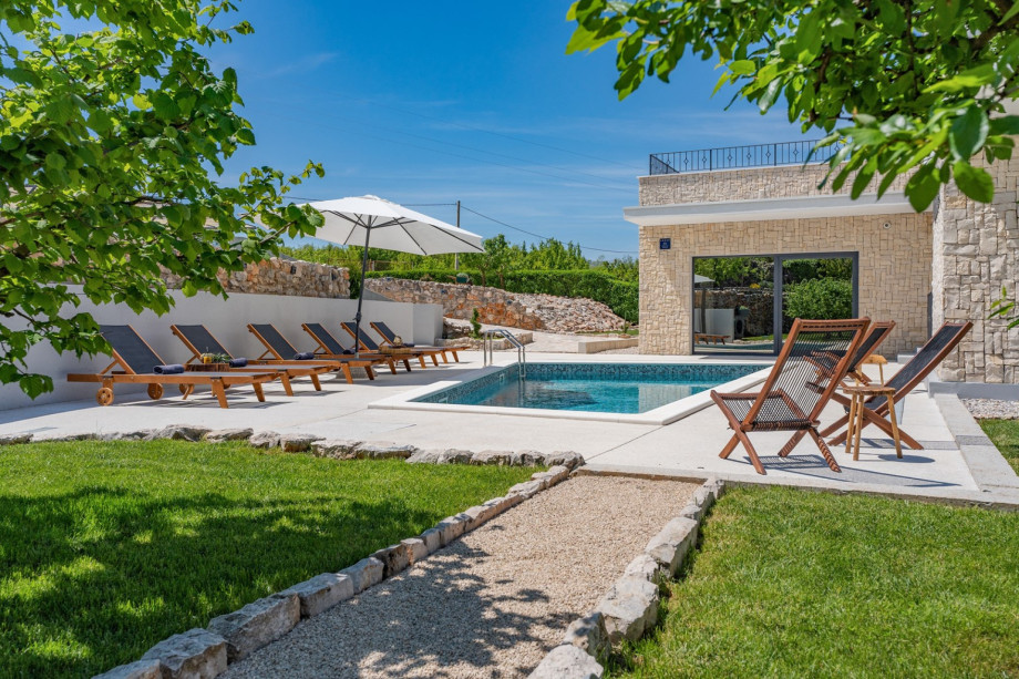 There are also 2 bicycles available, all included