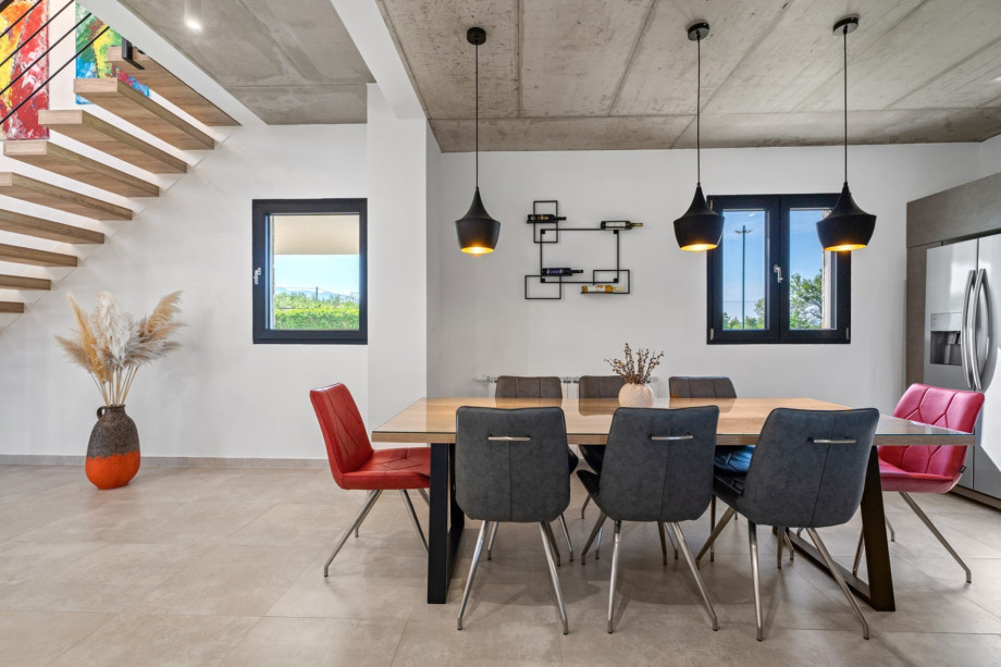 From the hallway you step on two spacious terraces