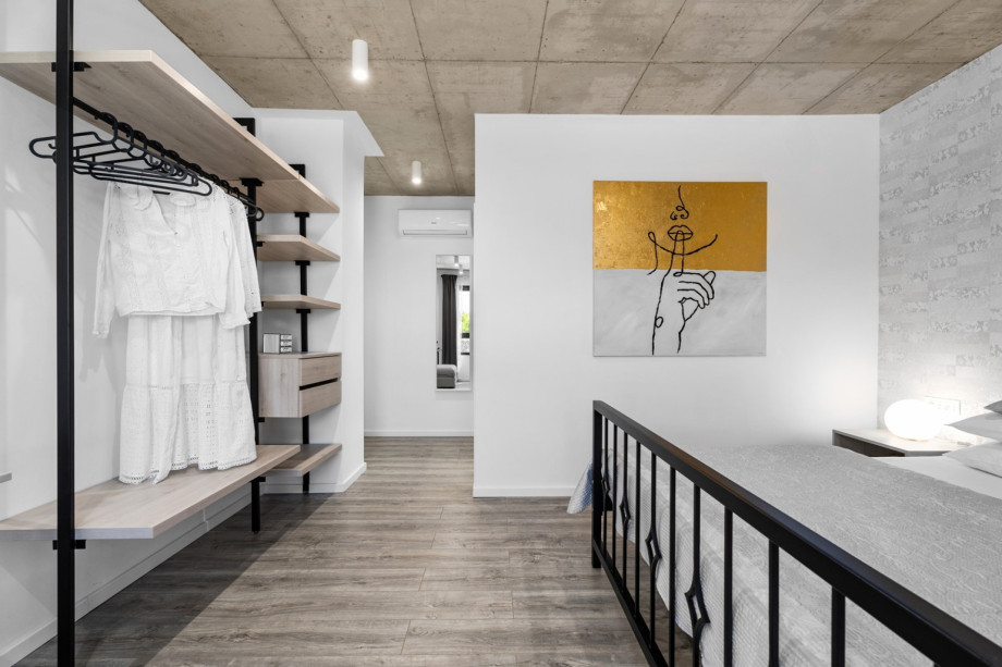 Bedroom NO3 with king size bed 180x200cm + sofa bed for 1 person, A/C, TV&bath