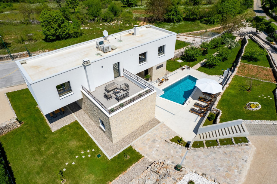 The villa offers wonderful undisturbed views of nature and fields