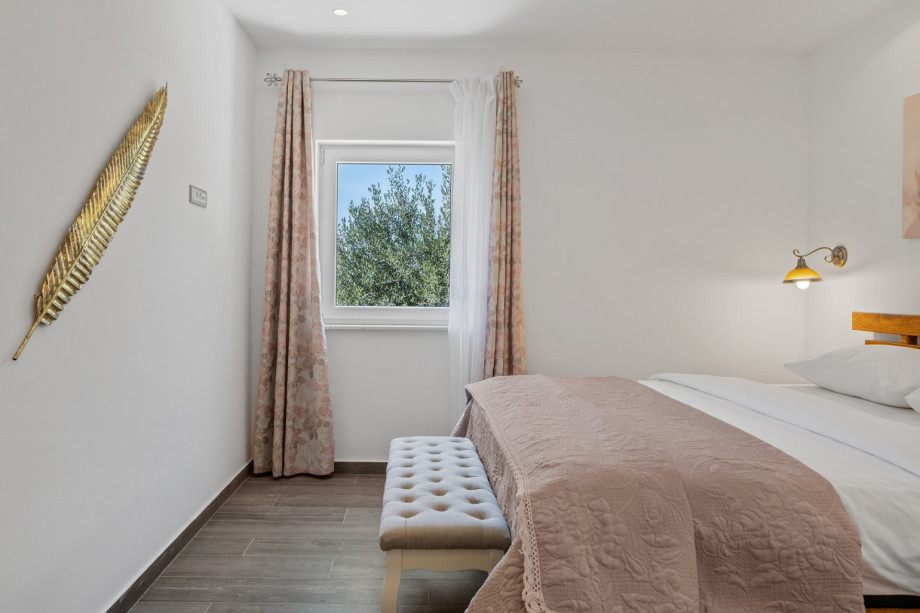 Bedroom NO1 (16sqm) with a king size bed 180cm x 200cm, en-suite bathroom with a shower, Air-condition, and a make-up table