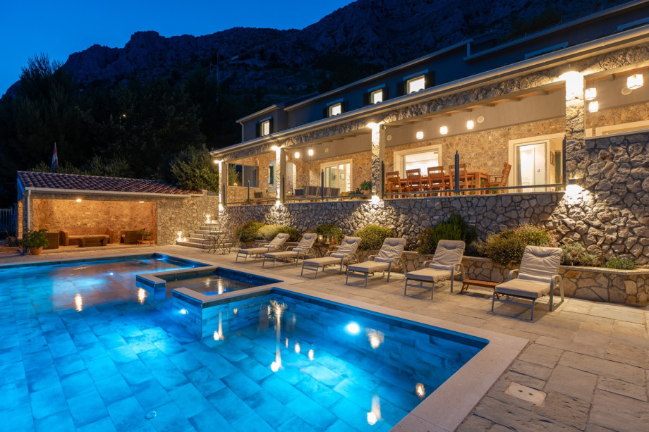 Villa Granda Lokva is situated on a 1,000sqm fenced private property.