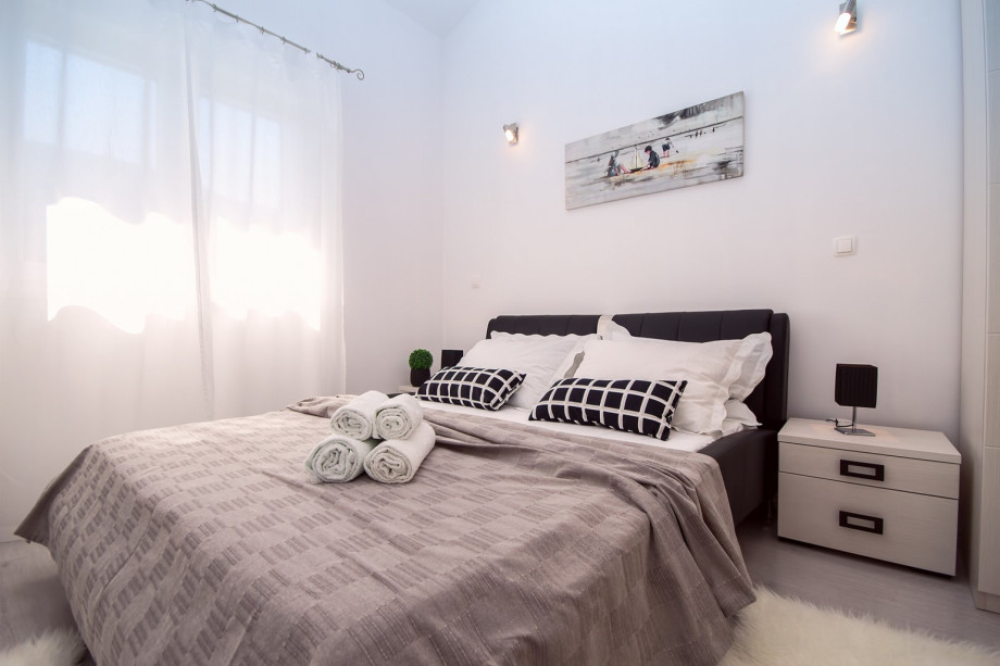 Bedroom No.2 with one queen size double bed