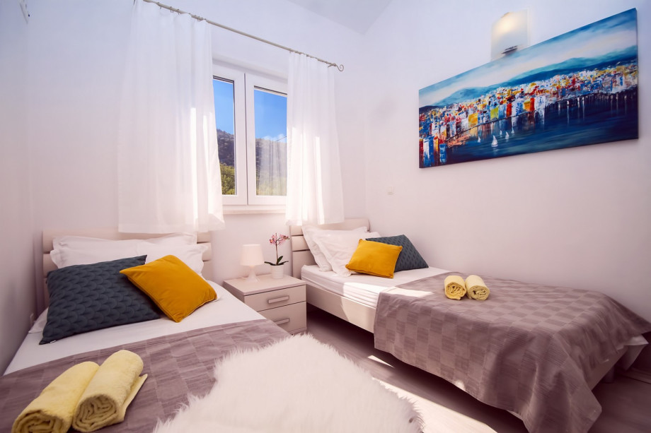 Bedroom No. 3 with two 90x200cm beds