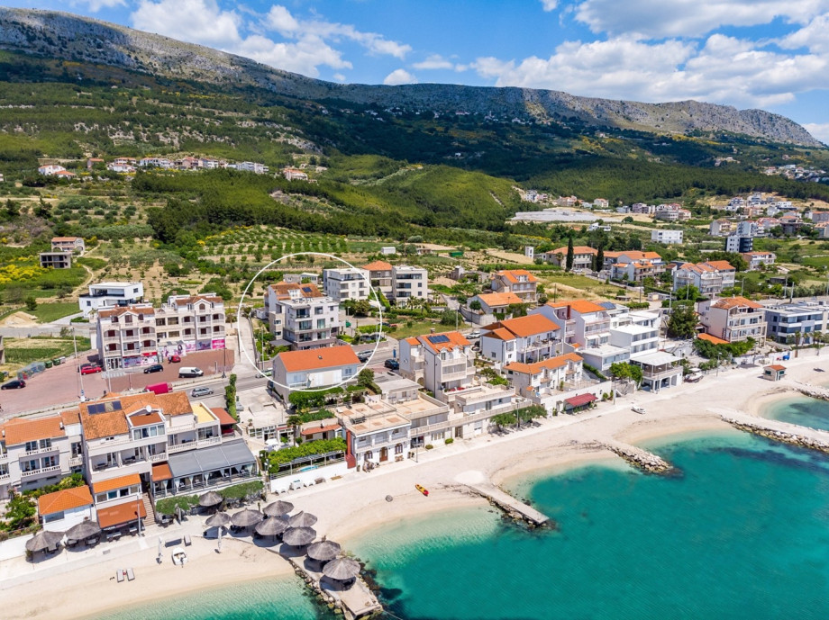 Location of Villa Lucas, only 20m from the pebble beach, 8km from Split