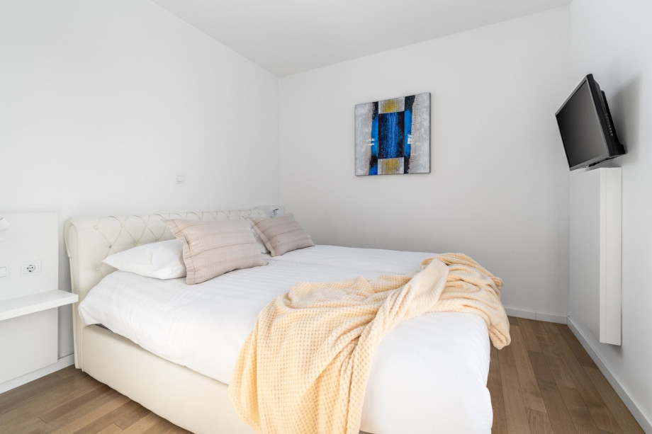 Bedroom No6 with double bed 160x200, sea views, balcony, en-suite, TV, A/C