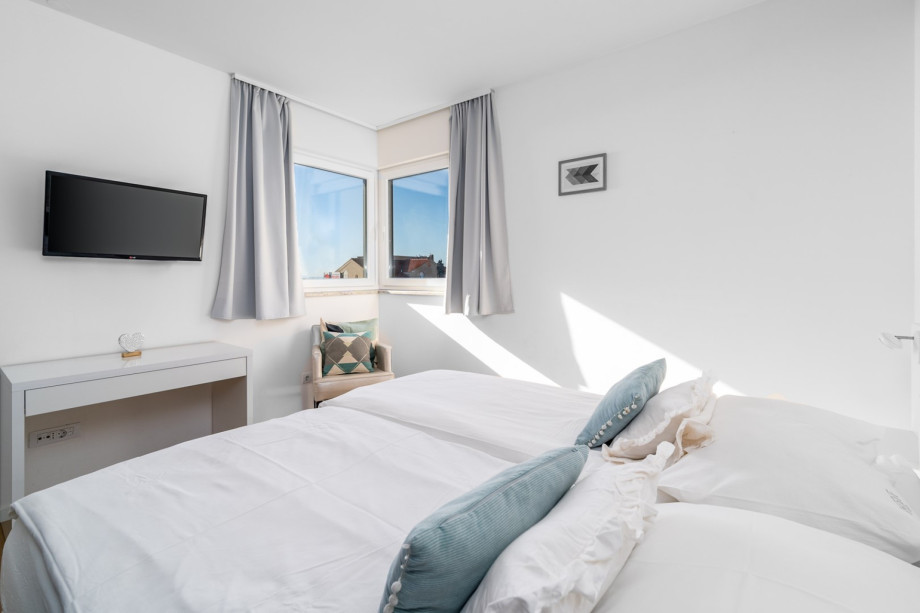 Bedroom No4 with double bed 180x200, en-suite bathroom, TV, AC, sea view