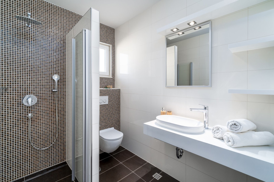 One of the 6 family bathrooms with a shower, Bedroom No.4