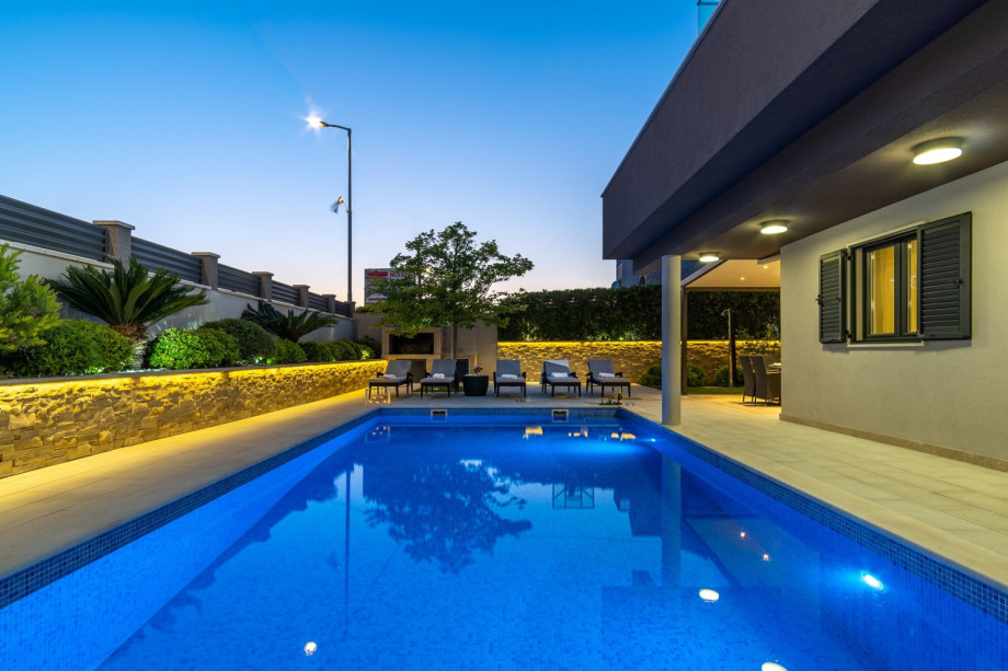 Wonderful night at the pool area