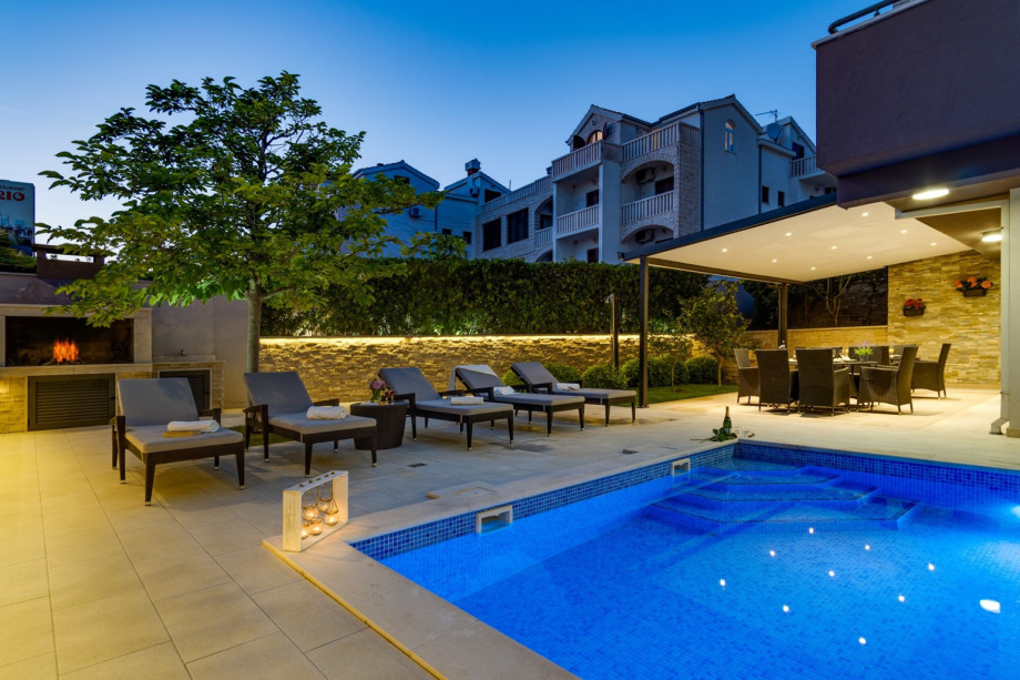 Wonderful night at the pool area