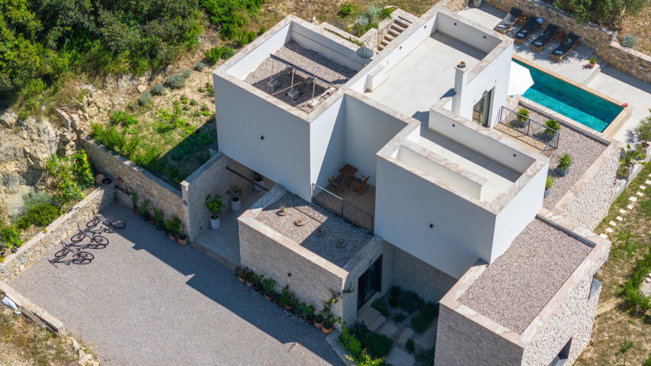 New! Villa Praska with private 28,5 sqm pool, 3 en-suite bedrooms, Sauna, 1km to Beach