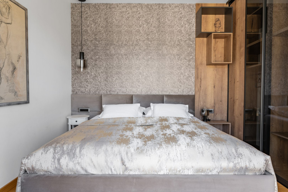 The first floor offers a Bedroom No2 (16sqm, South) with King size bed 180cm x 200cm,