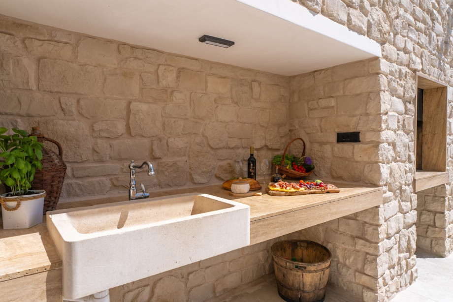 Villa Praska offers a very comfortable living room, a fully equipped kitchen with dining area, 3 en-suite bedrooms, a Finnish Sauna,