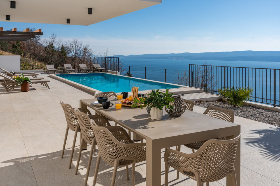 Enjoy al fresco meals at the outdoor dining area.