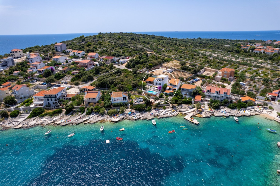 sunbeds, canoe and two SUPs for your use